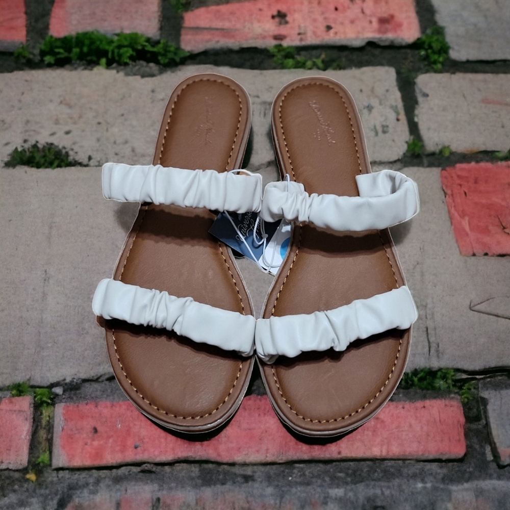 New! Universal Thread Women's Sandals
